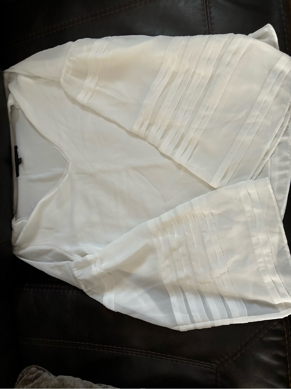 White House Black Market Cream Long-Sleeve V-Neck Bell Sleeve Blouse 4 - Picture 6 of 7